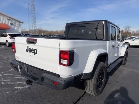 Used 2021 Jeep Gladiator Willys image 7