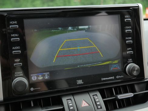 Used 2020 Toyota RAV4 Limited AWD/4WD image 31