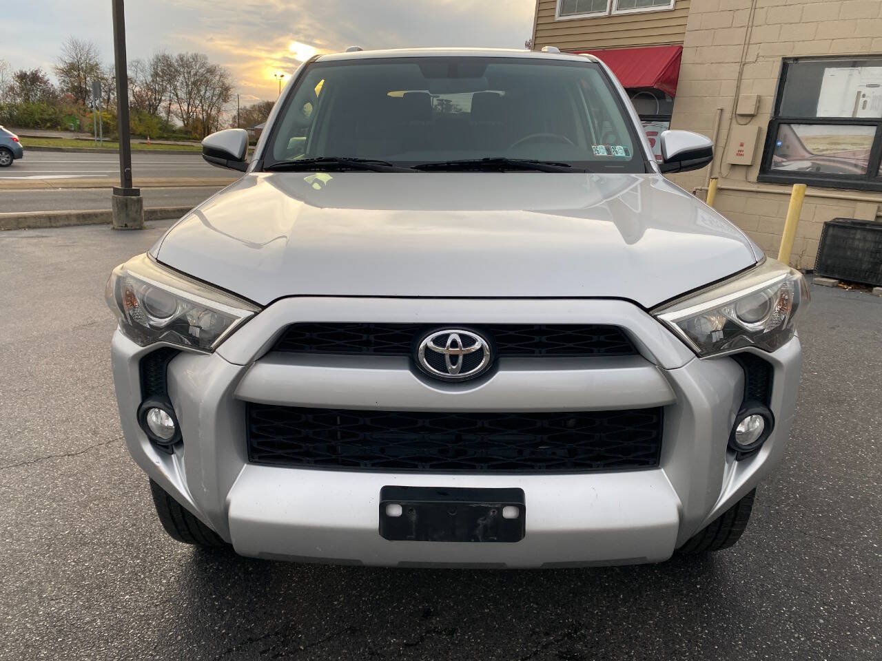 Used 2014 Toyota 4Runner SR5 AWD/4WD image 8