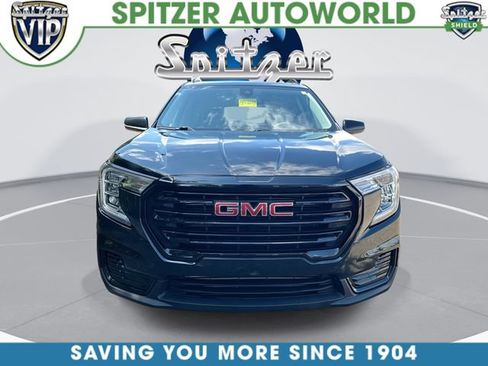 Used 2023 GMC Terrain SLE w/ Driver Convenience Package FWD image 3