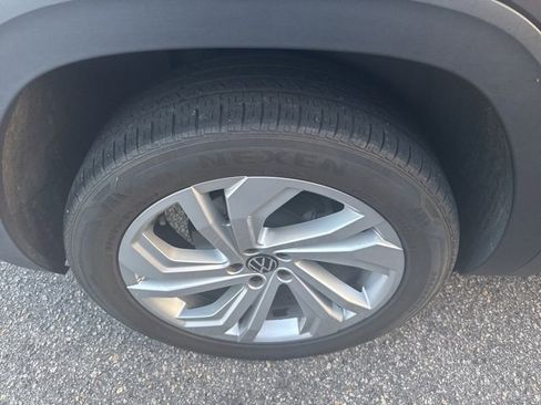 Used 2020 Volkswagen Atlas Cross Sport SEL image 8