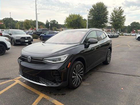 Used 2023 Volkswagen ID.4 Pro S Plus AWD/4WD image 3