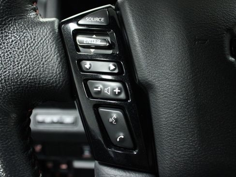 Used 2022 Nissan Frontier PRO-4X image 20