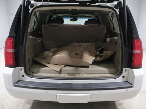 Used 2018 Chevrolet Suburban Premier AWD/4WD image 22