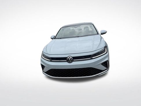 Used 2025 Volkswagen Jetta SEL FWD image 2