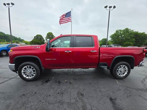 Used 2025 Chevrolet Silverado 2500 LTZ w/ LTZ Convenience Package AWD/4WD image 2