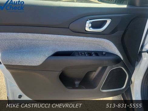 Used 2025 Jeep Compass Latitude AWD/4WD image 24