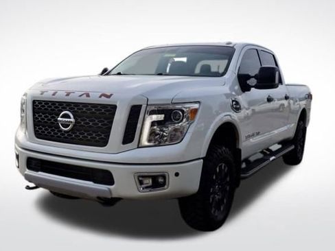 Used 2018 Nissan Titan PRO-4X w/ Pro-4x Convenience Package image 6