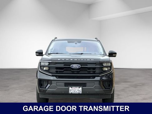 Used 2025 Ford Expedition Max Active AWD/4WD image 9