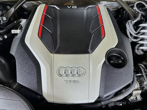 Used 2018 Audi SQ5 Premium Plus w/ Navigation Package image 13