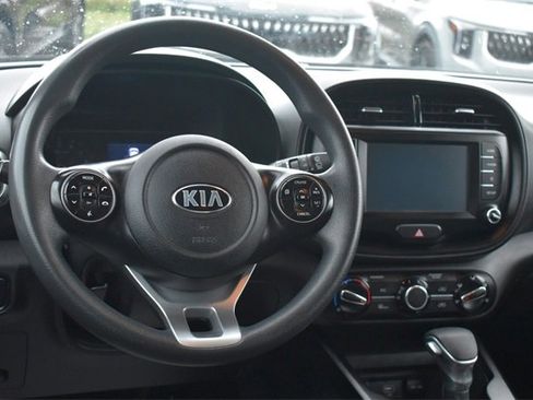 Used 2020 Kia Soul LX image 17