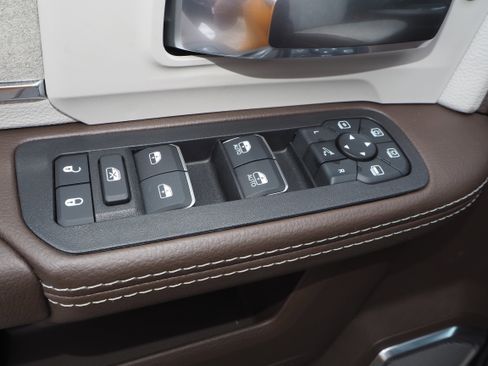 New 2025 RAM 2500 Laramie image 28