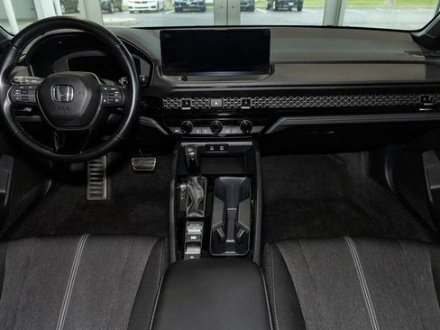 Used 2023 Honda Accord Sport image 2