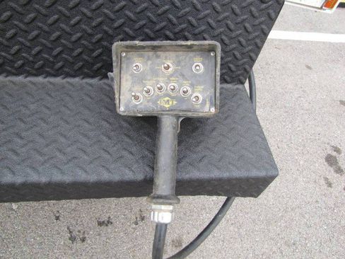 Used 2012 Ford F550 2WD Crew Cab Super Duty w/ Payload Upgrade Pkg image 26