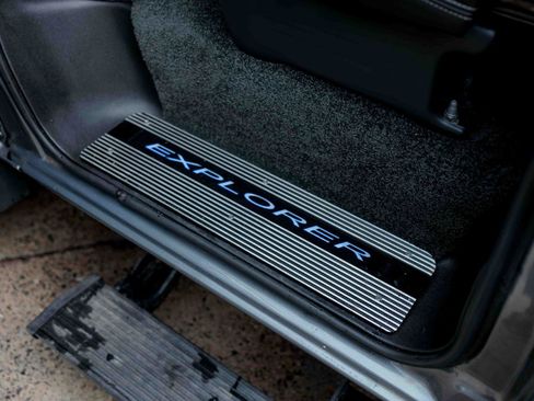 Used 2023 Chevrolet Express 2500 image 38