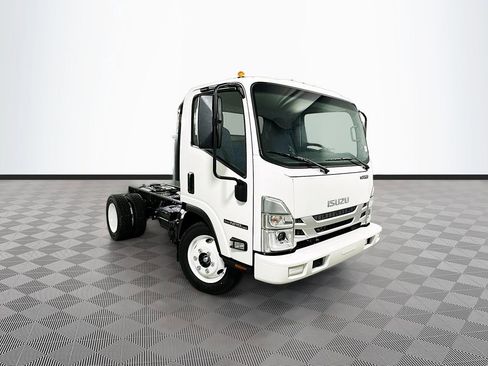 New 2026 Isuzu NPR RWD image 1