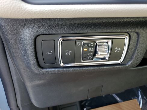 New 2026 Lincoln Corsair Premiere image 14