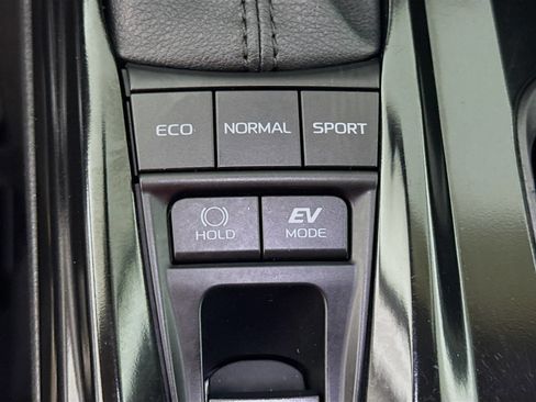 Used 2025 Toyota Camry LE image 10