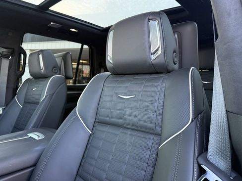 Used 2026 Cadillac Escalade Platinum Sport w/ LPO, Floor Liner Package image 21