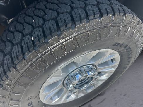 Used 2022 Ford F250 XLT w/ FX4 Off-Road Package AWD/4WD image 19