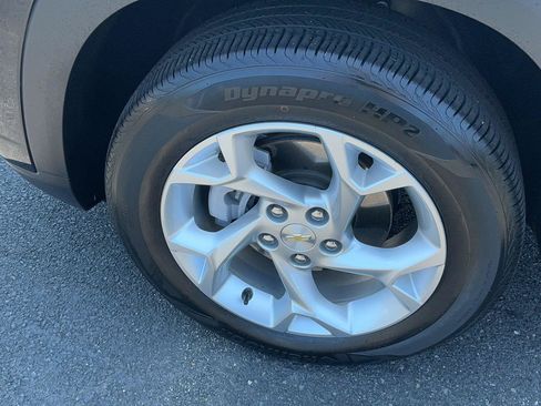 Used 2024 Chevrolet Trax LS w/ LS Convenience Package FWD image 12