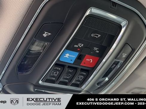 Used 2023 Jeep Grand Cherokee L Limited w/ Luxury Tech Group II AWD/4WD image 21