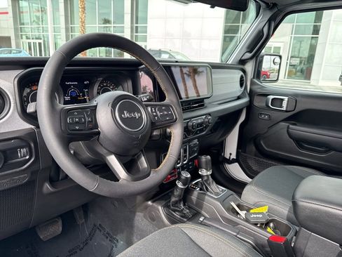 Used 2024 Jeep Wrangler Willys AWD/4WD image 11