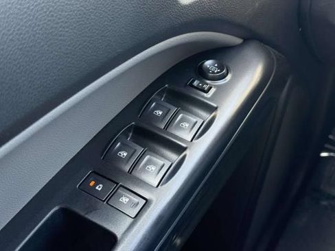 Used 2019 Chevrolet Colorado W/T w/ Custom Special Edition AWD/4WD image 17