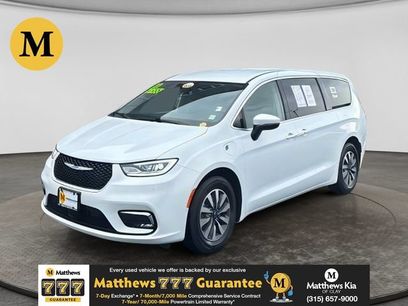Used 2023 Chrysler Pacifica Touring-L