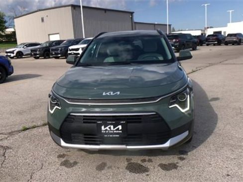 New 2025 Kia Niro EX image 6