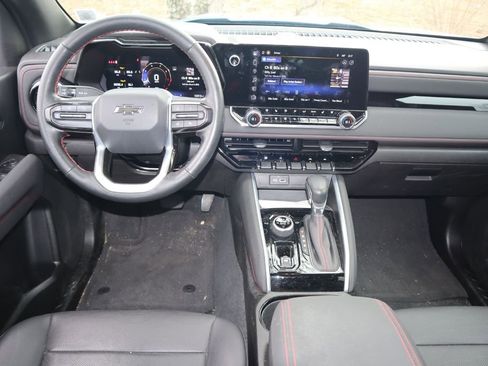 Certified 2024 Chevrolet Colorado Z71 w/ LPO, Dark Essentials Package image 11