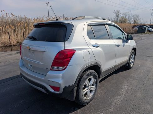 Used 2019 Chevrolet Trax LT w/ LT Convenience Package image 8