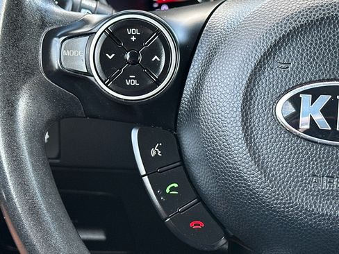 Used 2019 Kia Soul FWD image 10