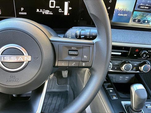 Used 2025 Nissan Kicks SV image 20