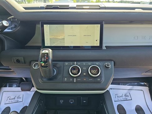 Used 2023 Land Rover Defender 110 SE AWD/4WD image 26