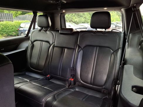 Used 2024 Jeep Wagoneer L Series II w/ Flexible Seating Group AWD/4WD image 10