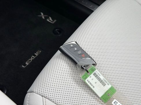 Used 2025 Lexus RX 350 Premium w/ Accessory Package (Z1) image 40