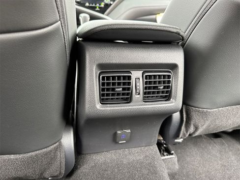 Used 2023 Toyota Camry XLE image 38