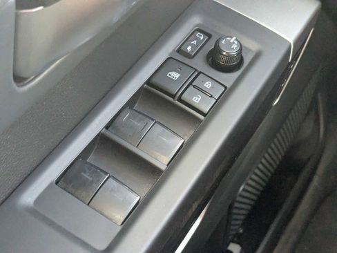 Used 2024 Toyota Tundra Platinum AWD/4WD image 32