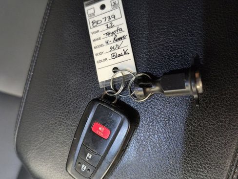 Used 2022 Toyota 4Runner SR5 Premium AWD/4WD image 40