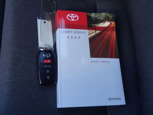 Used 2025 Toyota Camry LE FWD image 30