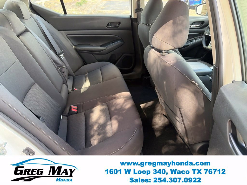 Used 2024 Nissan Altima 2.5 SV FWD image 15