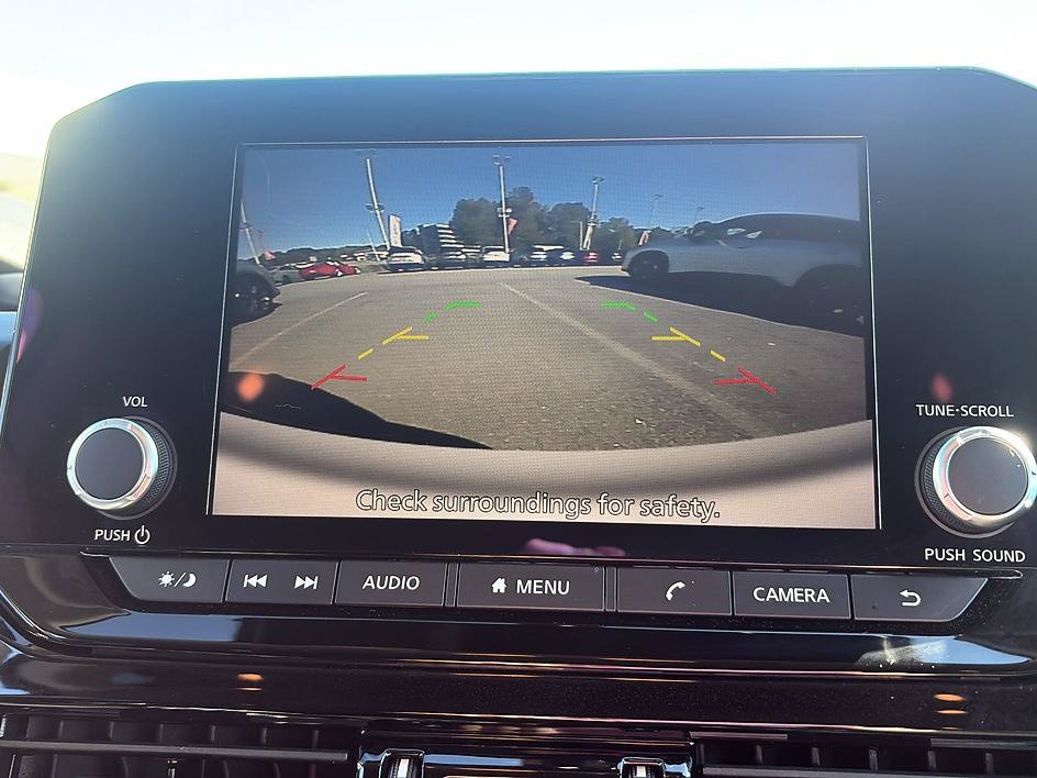Certified 2025 Nissan Pathfinder SV FWD image 16