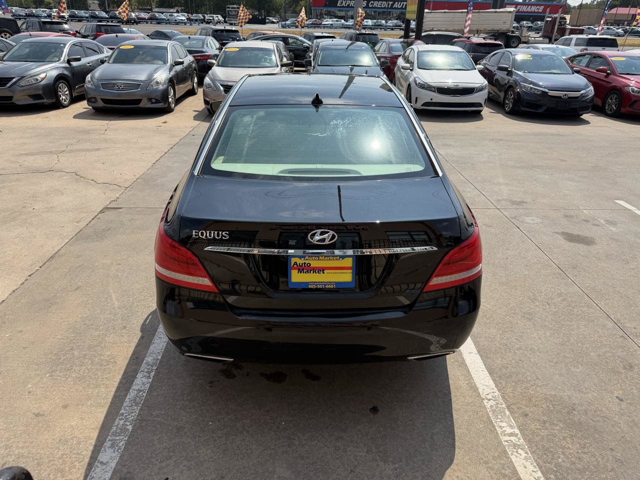 Used 2016 Hyundai Equus Signature RWD image 6