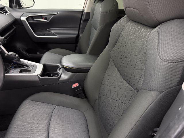 Used 2022 Toyota RAV4 XLE w/ Convenience Package FWD image 25
