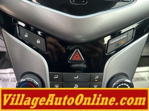 Used 2014 Chevrolet Cruze LT FWD image 18