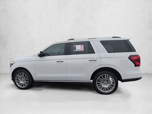 Used 2023 Ford Expedition Limited image 9