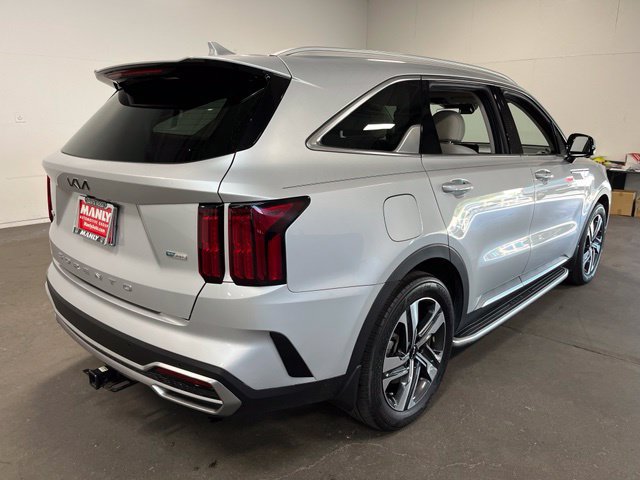 Used 2022 Kia Sorento SX Prestige w/ Panoramic Sunroof Package AWD/4WD image 3
