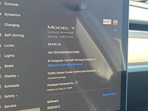 Used 2024 Tesla Model Y Long Range AWD/4WD image 12