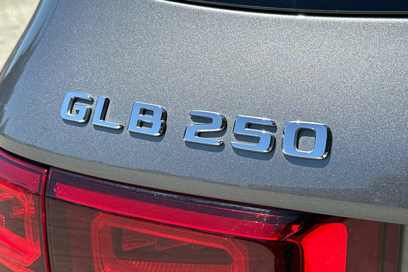 Used 2022 Mercedes-Benz GLB 250 4MATIC image 37